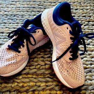 New Balance size 7 running shoe